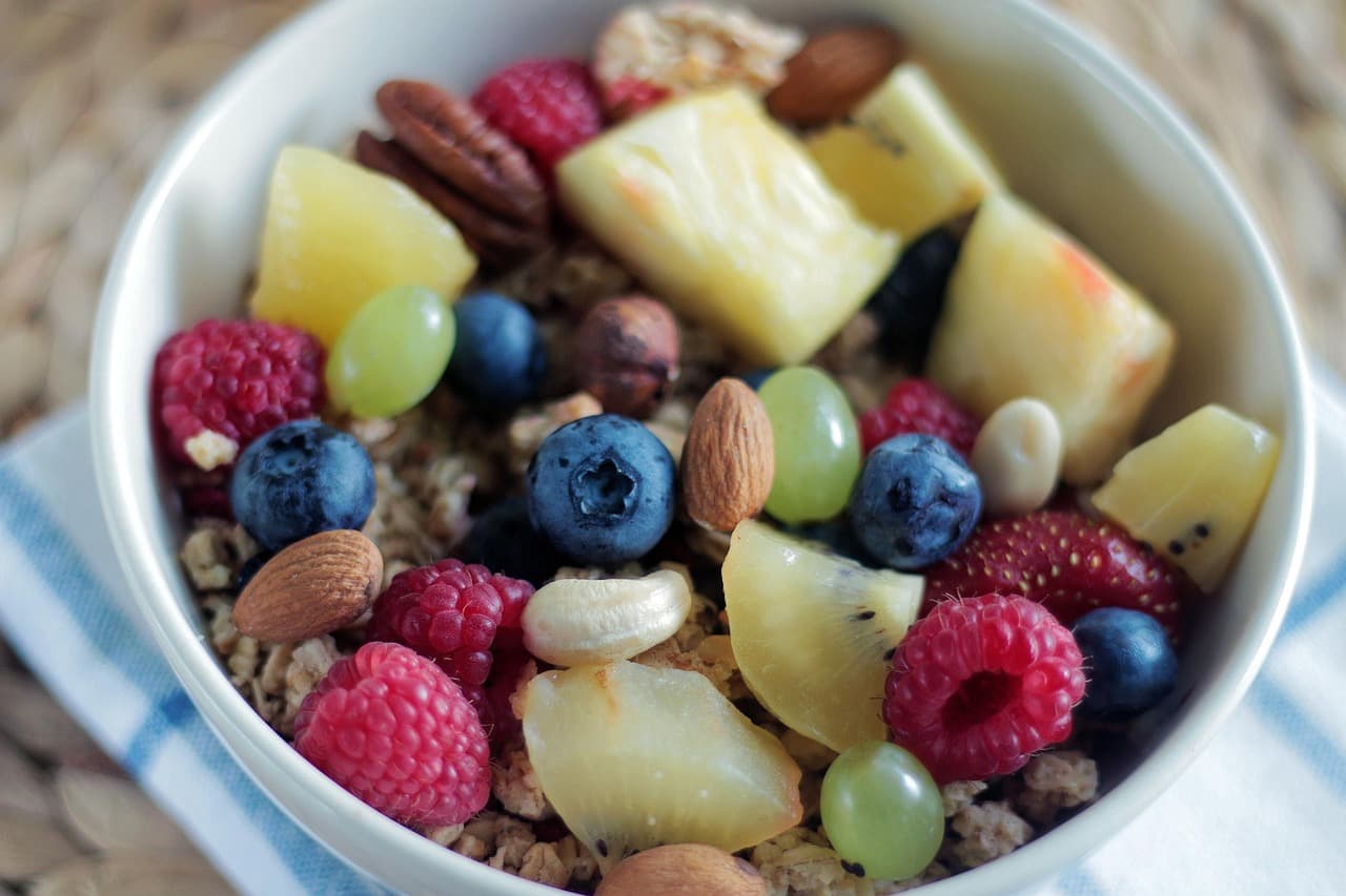 Best Snacks Under 200 Calories (That Actually Fill You Up)