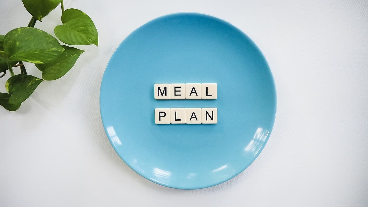 Low-Carb vs. Balanced Diet: Which Is Right for You?